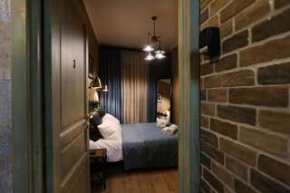 Отель Boutique Hotel Umbrella Тбилиси Двухместный номер с 1 кроватью и балконом-2