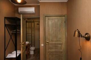 Отель Boutique Hotel Umbrella Тбилиси Двухместный номер с 1 кроватью и балконом-8