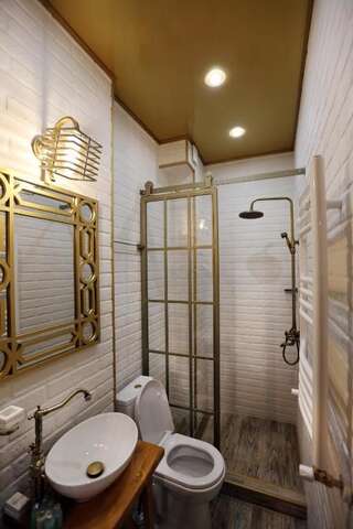 Отель Boutique Hotel Umbrella Тбилиси Двухместный номер с 1 кроватью и балконом-22
