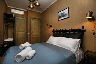 Отель Boutique Hotel Umbrella Тбилиси Двухместный номер с 1 кроватью и балконом-24